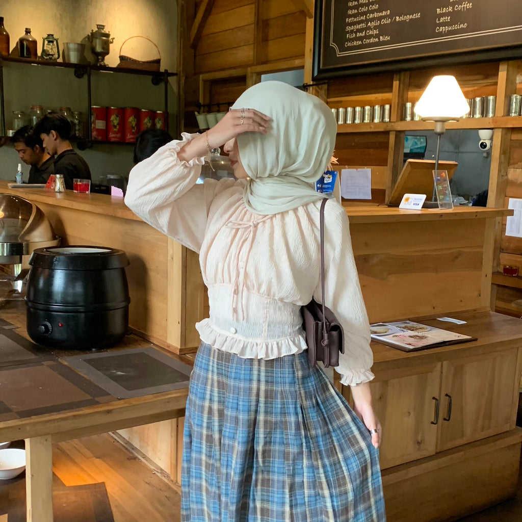 AURORAE SHIRRED BLOUSE